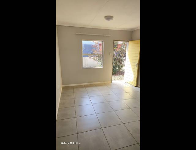 2 bed property to rent in SHARON PARK